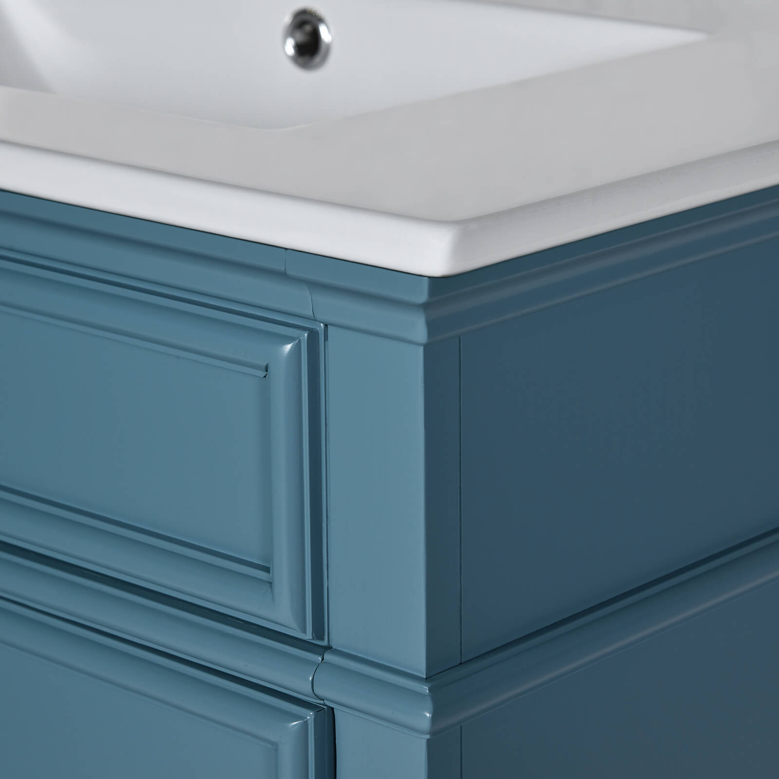 30 in Classic Double Door Bathroom Vanity Table Corner Detail