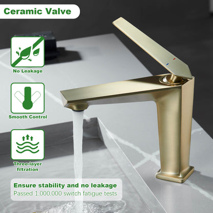 Illustration of the water flow of a brushed gold splash proof bathroom faucet with aerator